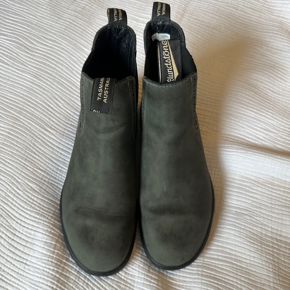 Blundstone Dark Gray Chelsea Boots